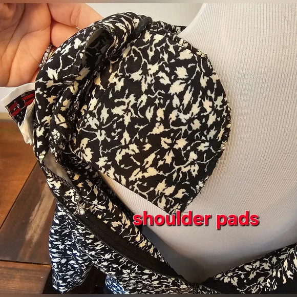 Vintage 80's In Cinq Women's Dress •Size 12• Made In USA Black Floral Ruffle - Picture 12 of 12